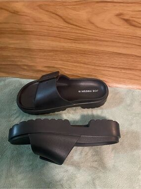 Joe Fresh Black Buckle Platform Slide